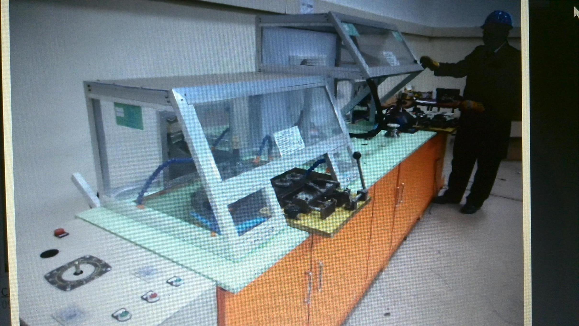 CRT cutter with ni-chrome heater