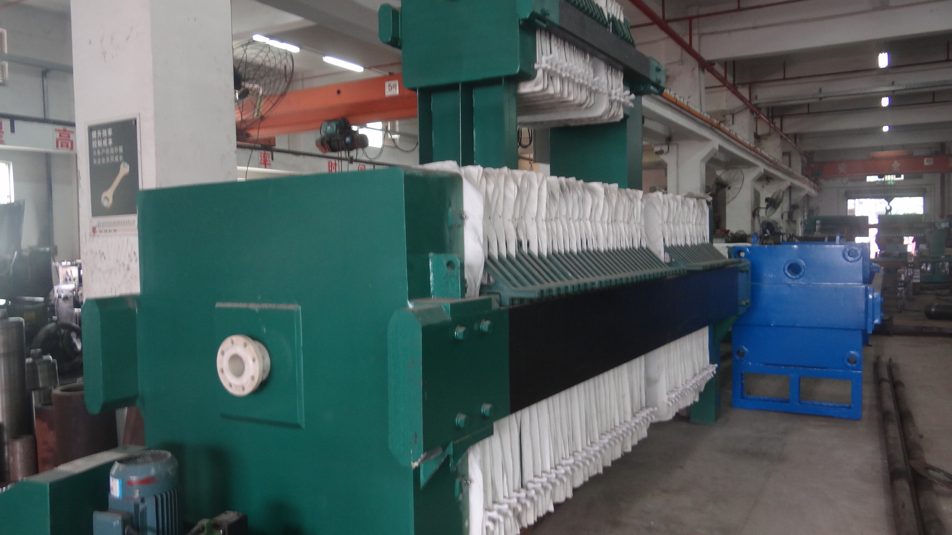 Filter press to collect the paste of ULAB