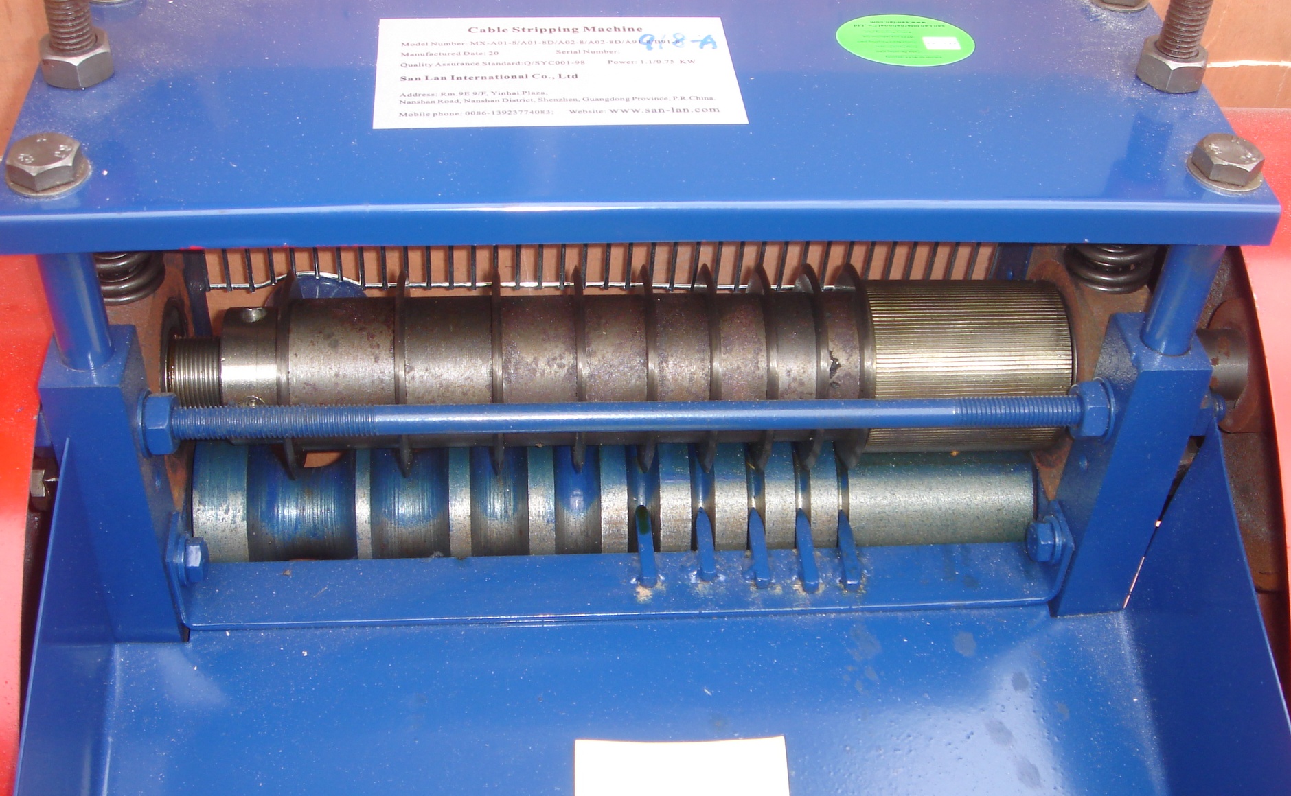 Scrap cable stripper MX-A02-8F3