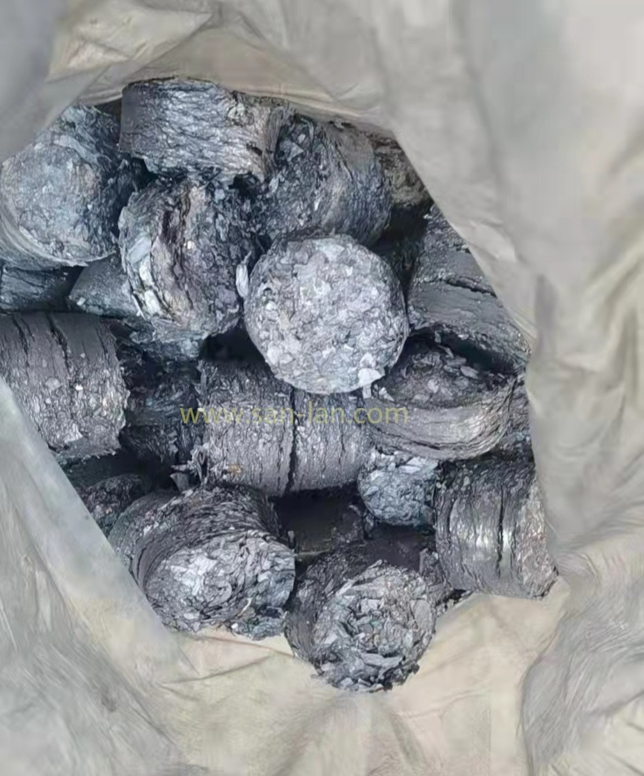 briquetter of plastic from li battery Photo 2_LOG.jpg