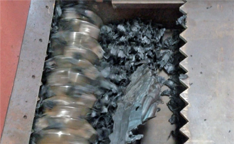 Single-Shaft- Shredder SS-900 with 1000kg/hour capacity