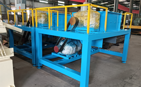 Dual Single-shaft-Shredder DSS-3000 with 3000kg/hour capacity